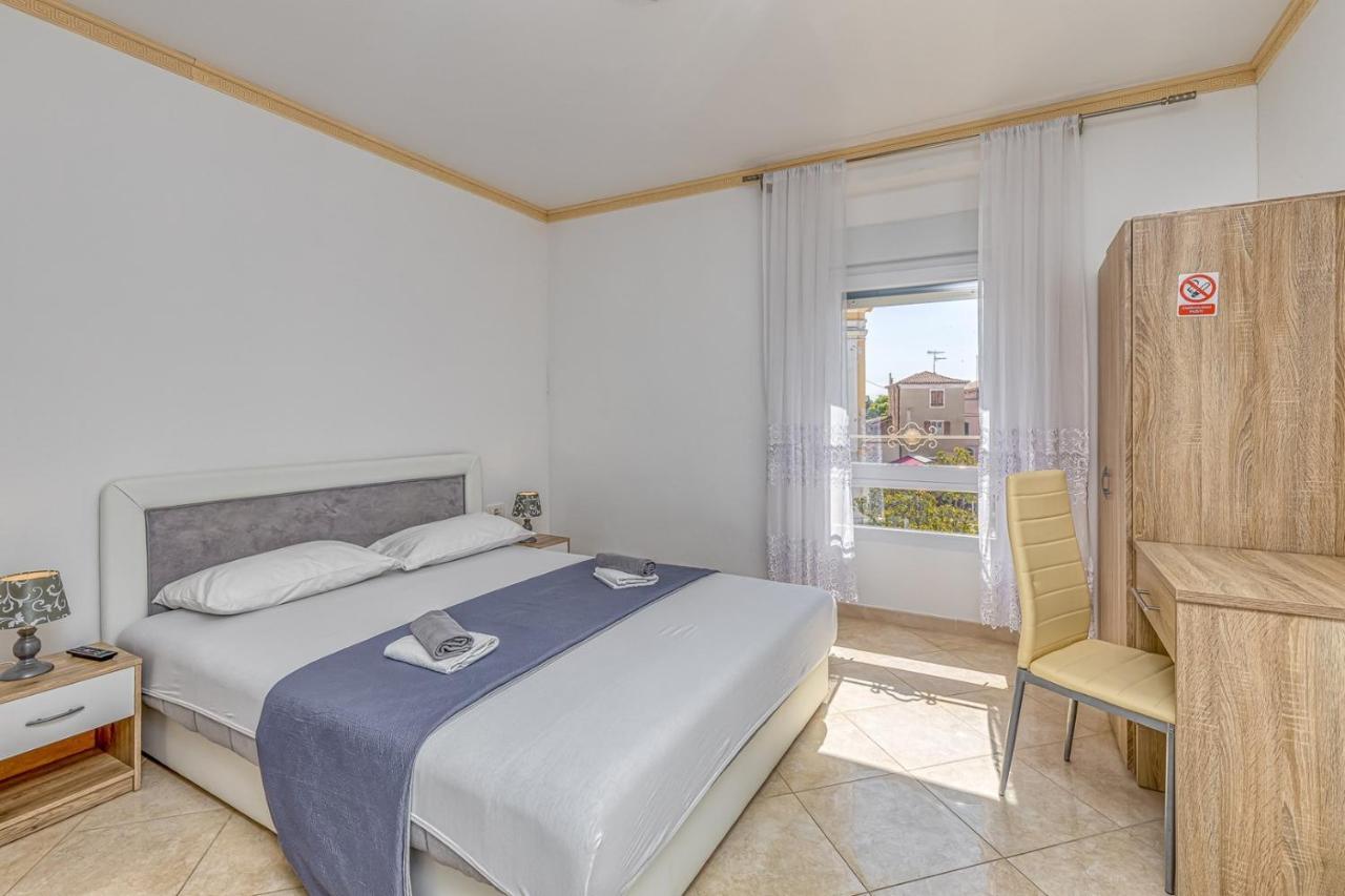 Rooms On Liberty Square Porec Exterior photo