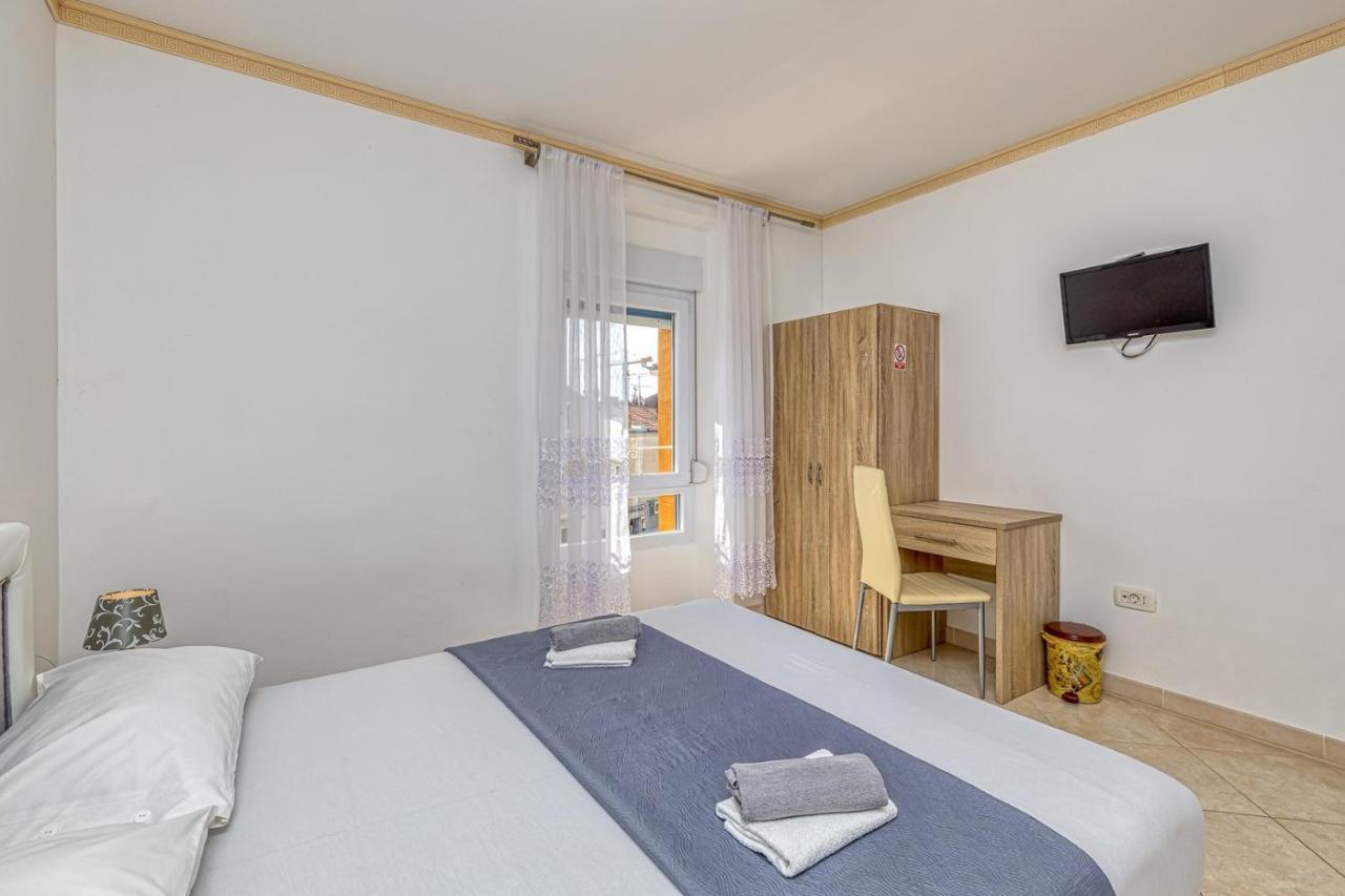 Rooms On Liberty Square Porec Exterior photo